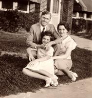 George, Betty and Jewell in front of Houston apartment